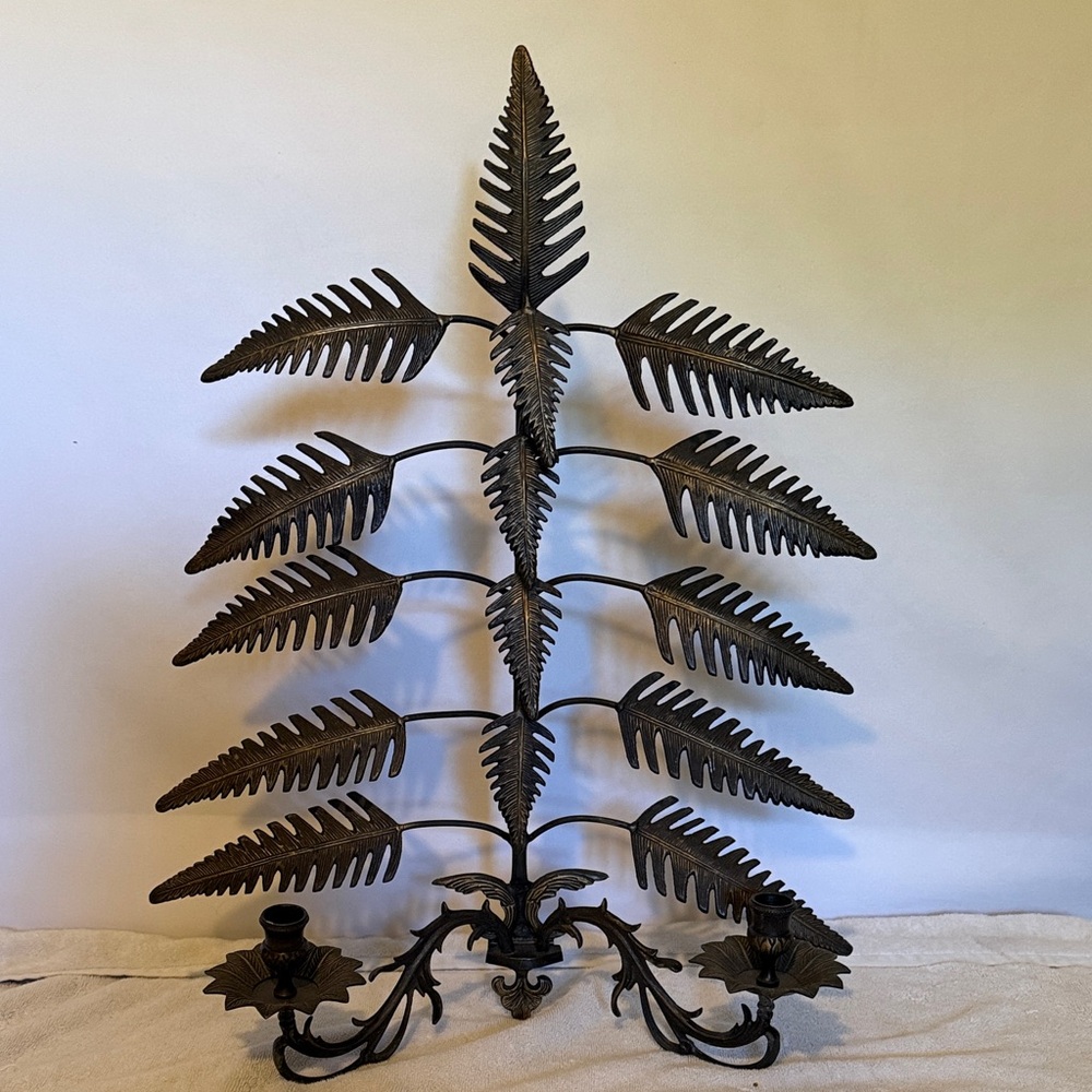 Rustic Metal Leaf Wall Scone -Brown